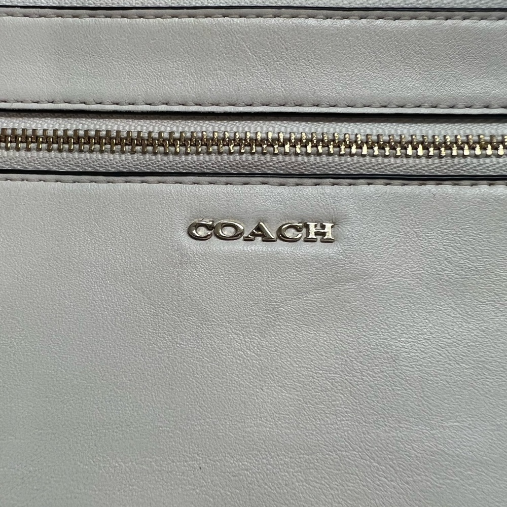 Large Coach Wristlet - Picture 5 of 8